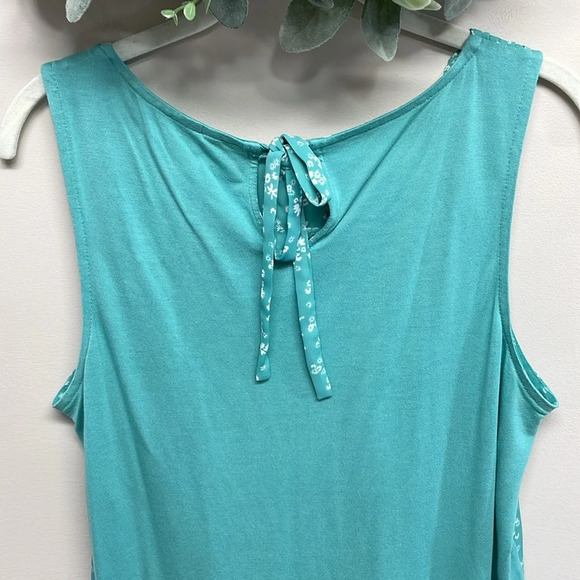 Elle Sleeveless Floral Blouse Back Keyhole Opening with Tie M - Picture 5 of 15